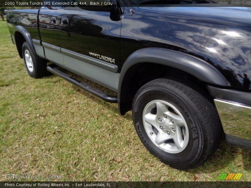 Black / Gray 2000 Toyota Tundra SR5 Extended Cab 4x4