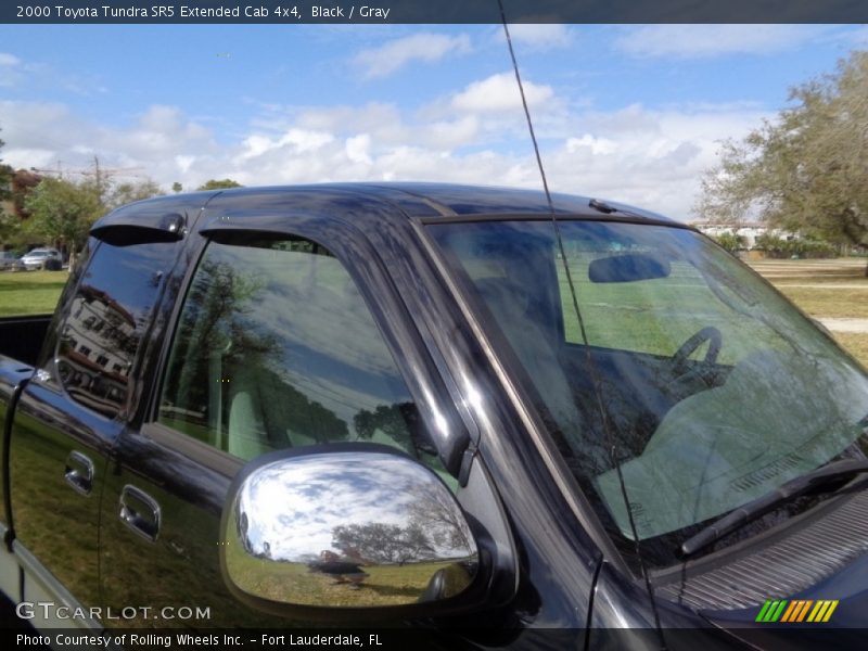 Black / Gray 2000 Toyota Tundra SR5 Extended Cab 4x4