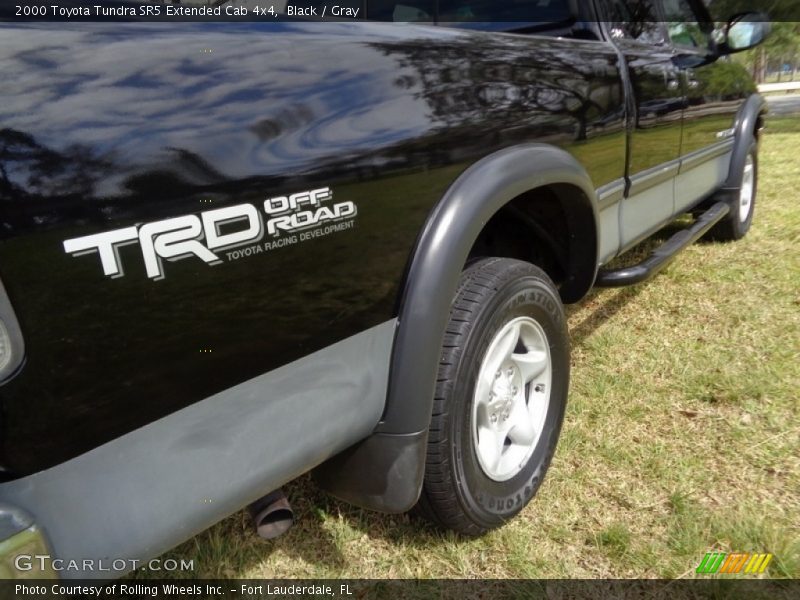 Black / Gray 2000 Toyota Tundra SR5 Extended Cab 4x4