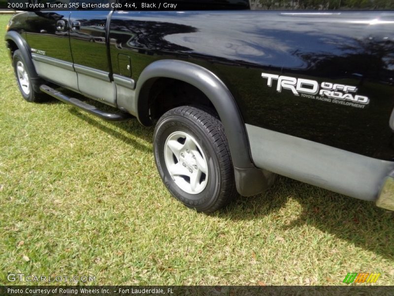 Black / Gray 2000 Toyota Tundra SR5 Extended Cab 4x4