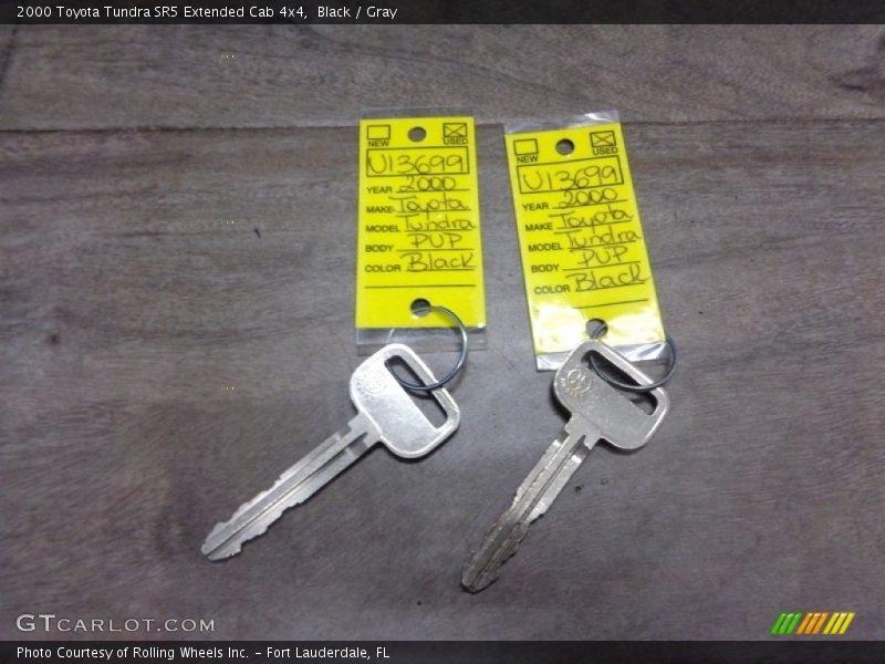 Black / Gray 2000 Toyota Tundra SR5 Extended Cab 4x4