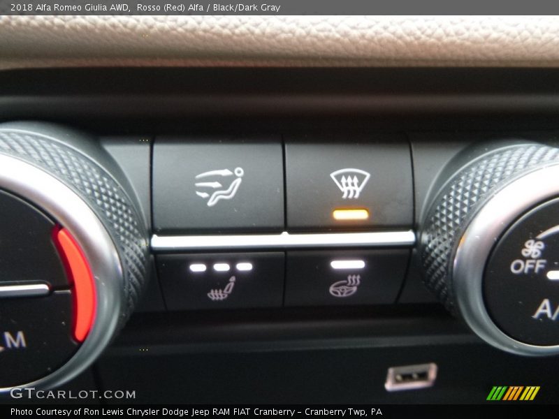Rosso (Red) Alfa / Black/Dark Gray 2018 Alfa Romeo Giulia AWD