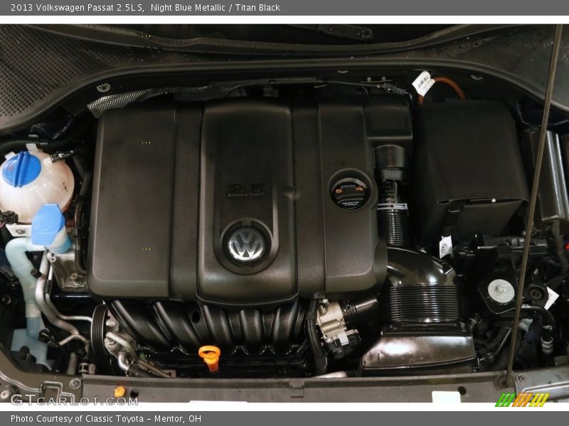 Night Blue Metallic / Titan Black 2013 Volkswagen Passat 2.5L S