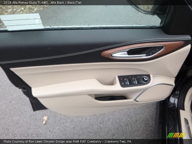 Alfa Black / Black/Tan 2018 Alfa Romeo Giulia Ti AWD
