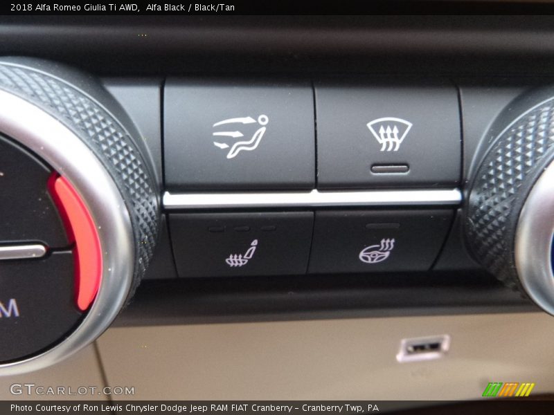 Alfa Black / Black/Tan 2018 Alfa Romeo Giulia Ti AWD