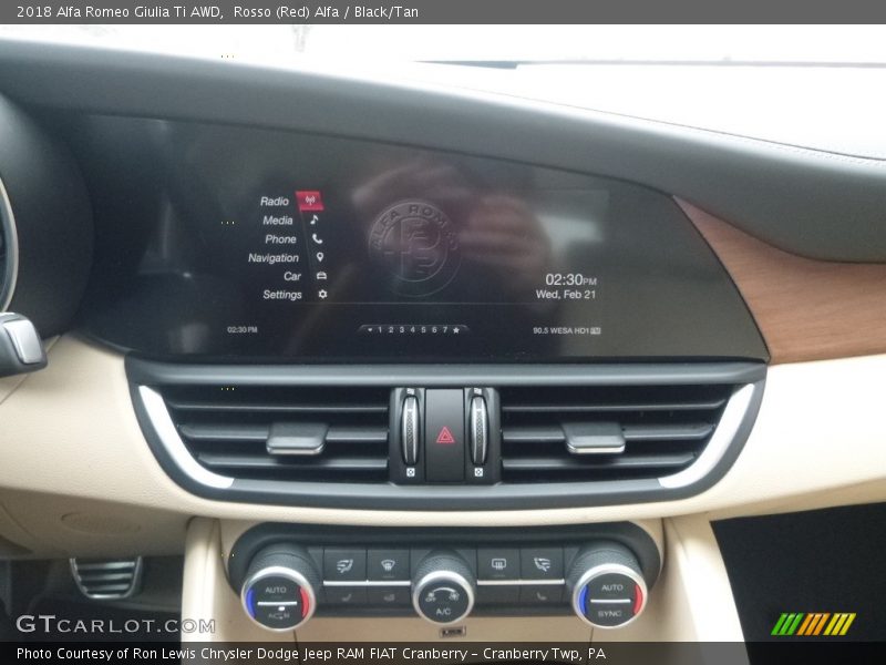 Rosso (Red) Alfa / Black/Tan 2018 Alfa Romeo Giulia Ti AWD