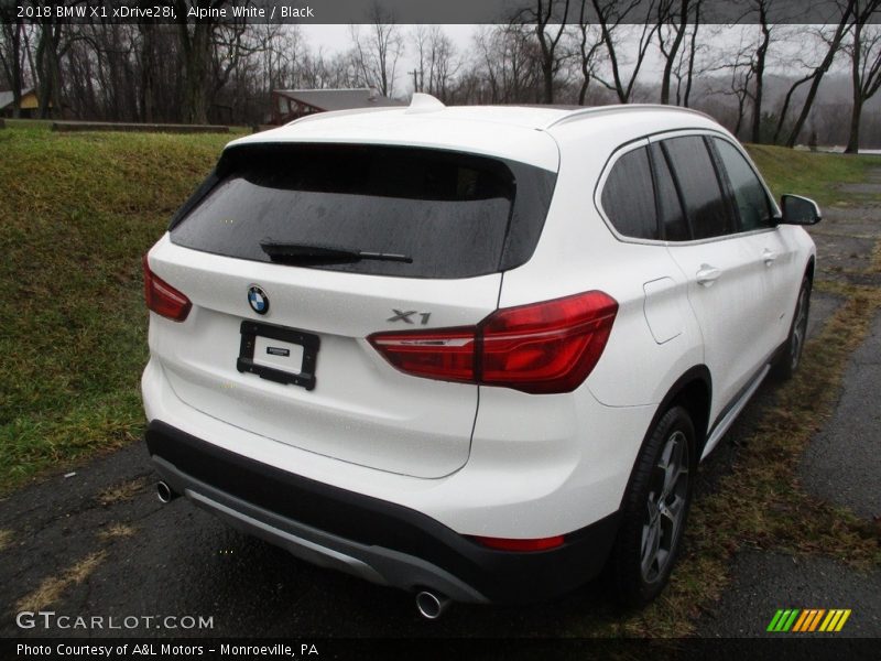 Alpine White / Black 2018 BMW X1 xDrive28i