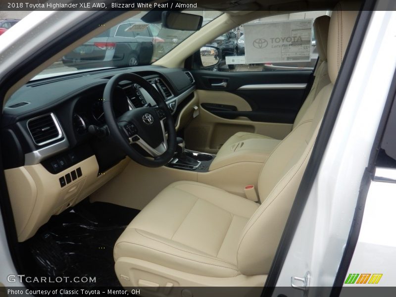 Blizzard White Pearl / Almond 2018 Toyota Highlander XLE AWD
