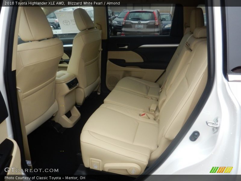 Blizzard White Pearl / Almond 2018 Toyota Highlander XLE AWD
