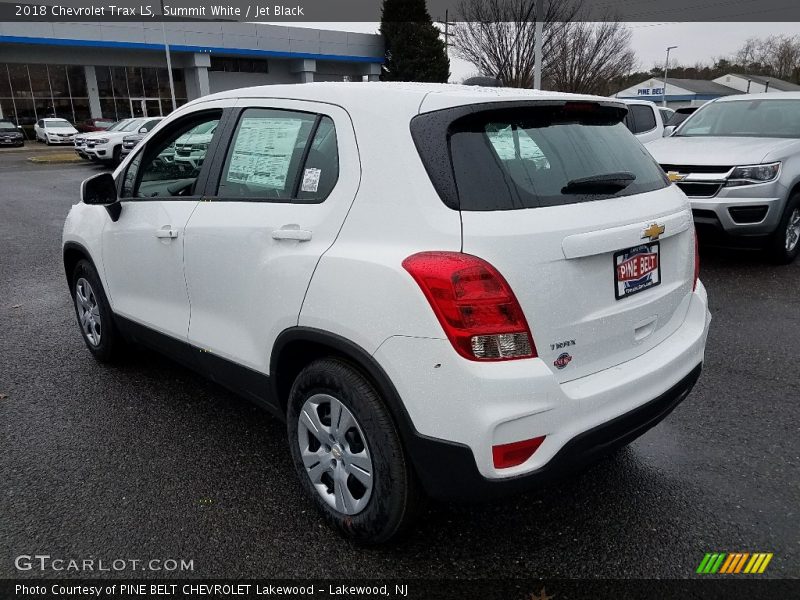 Summit White / Jet Black 2018 Chevrolet Trax LS