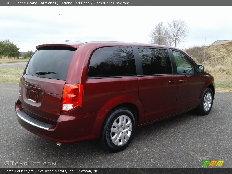 Octane Red Pearl / Black/Light Graystone 2018 Dodge Grand Caravan SE
