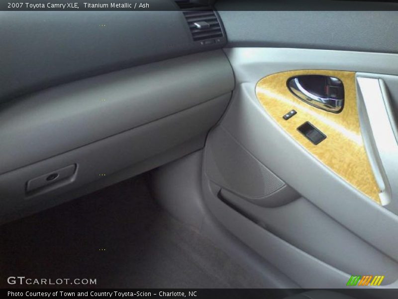 Titanium Metallic / Ash 2007 Toyota Camry XLE