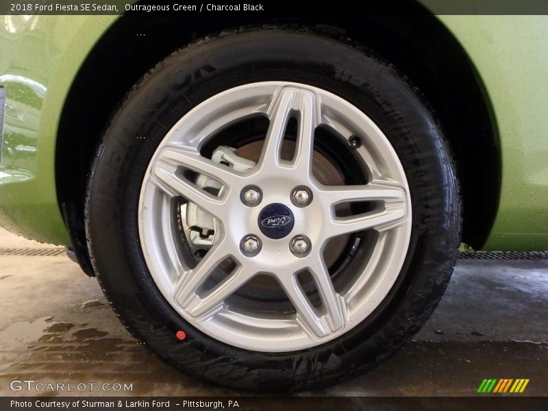 Outrageous Green / Charcoal Black 2018 Ford Fiesta SE Sedan