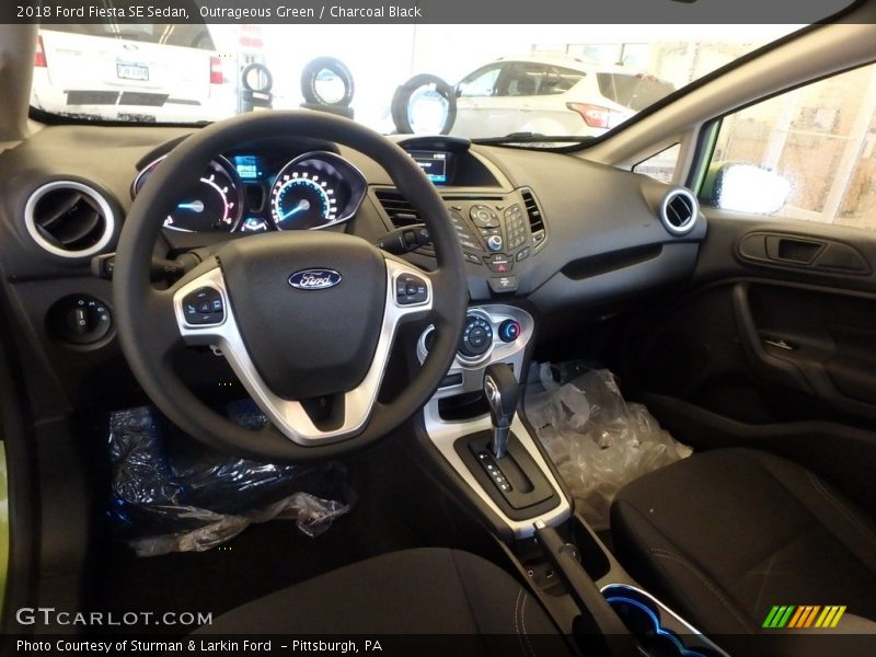 Outrageous Green / Charcoal Black 2018 Ford Fiesta SE Sedan
