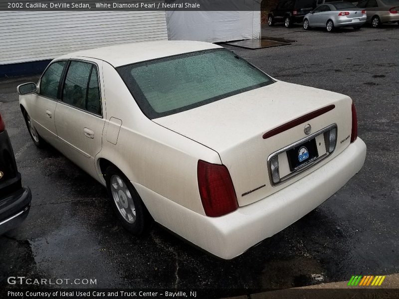 White Diamond Pearl / Neutral Shale 2002 Cadillac DeVille Sedan