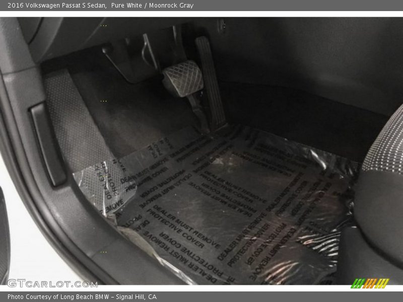 Pure White / Moonrock Gray 2016 Volkswagen Passat S Sedan