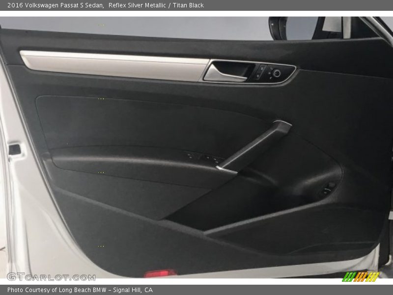 Reflex Silver Metallic / Titan Black 2016 Volkswagen Passat S Sedan