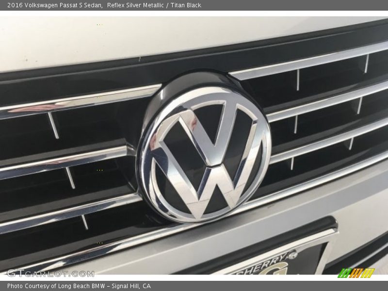 Reflex Silver Metallic / Titan Black 2016 Volkswagen Passat S Sedan