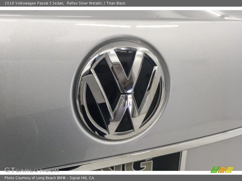 Reflex Silver Metallic / Titan Black 2016 Volkswagen Passat S Sedan