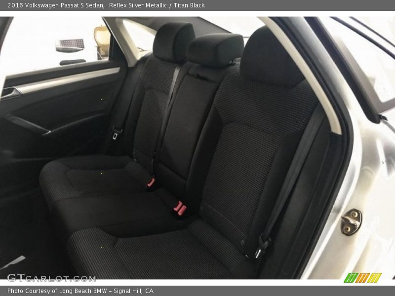 Reflex Silver Metallic / Titan Black 2016 Volkswagen Passat S Sedan