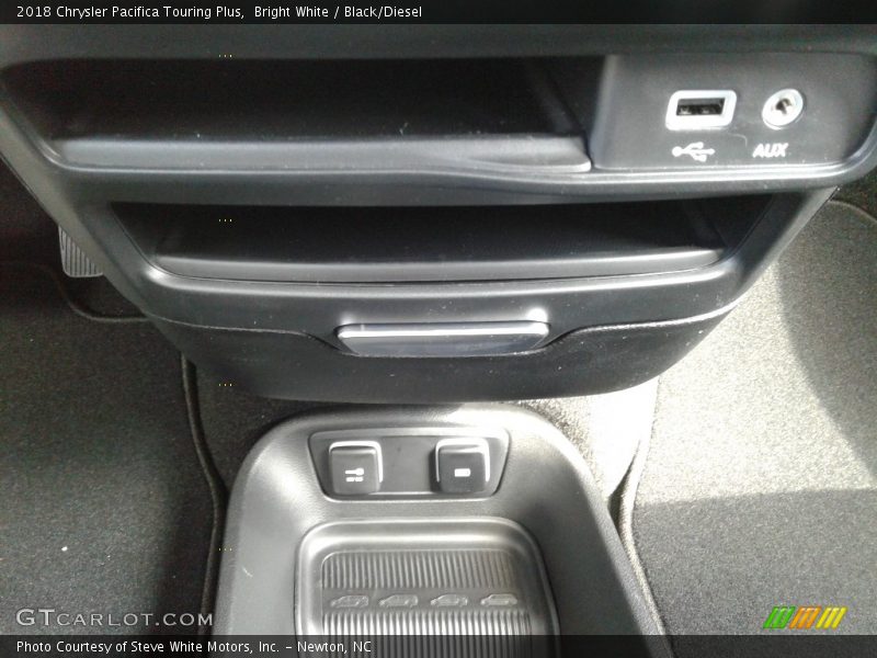 Bright White / Black/Diesel 2018 Chrysler Pacifica Touring Plus