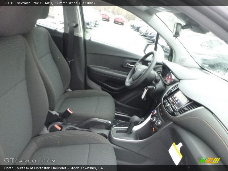 Summit White / Jet Black 2018 Chevrolet Trax LS AWD