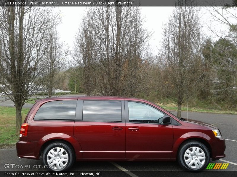 Octane Red Pearl / Black/Light Graystone 2018 Dodge Grand Caravan SE