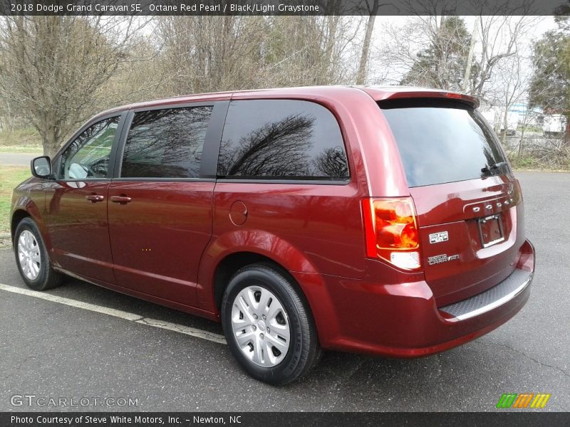 Octane Red Pearl / Black/Light Graystone 2018 Dodge Grand Caravan SE