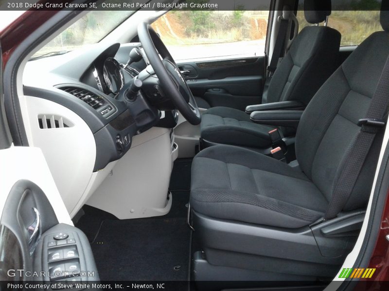 Octane Red Pearl / Black/Light Graystone 2018 Dodge Grand Caravan SE