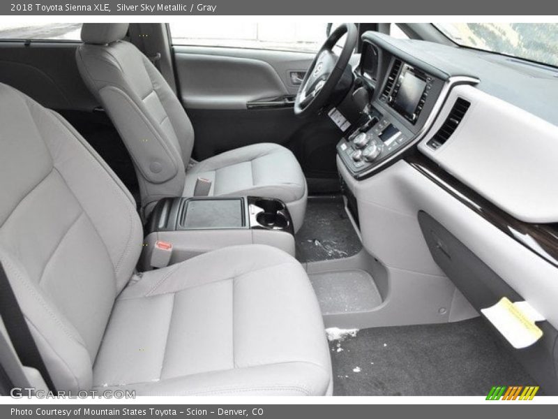 Silver Sky Metallic / Gray 2018 Toyota Sienna XLE