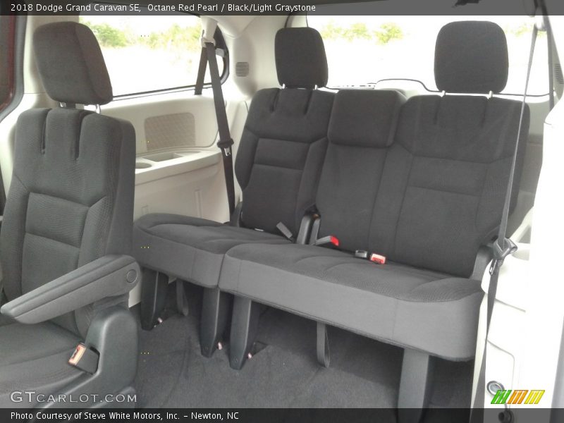 Octane Red Pearl / Black/Light Graystone 2018 Dodge Grand Caravan SE