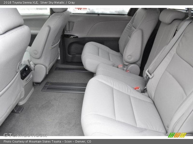 Silver Sky Metallic / Gray 2018 Toyota Sienna XLE