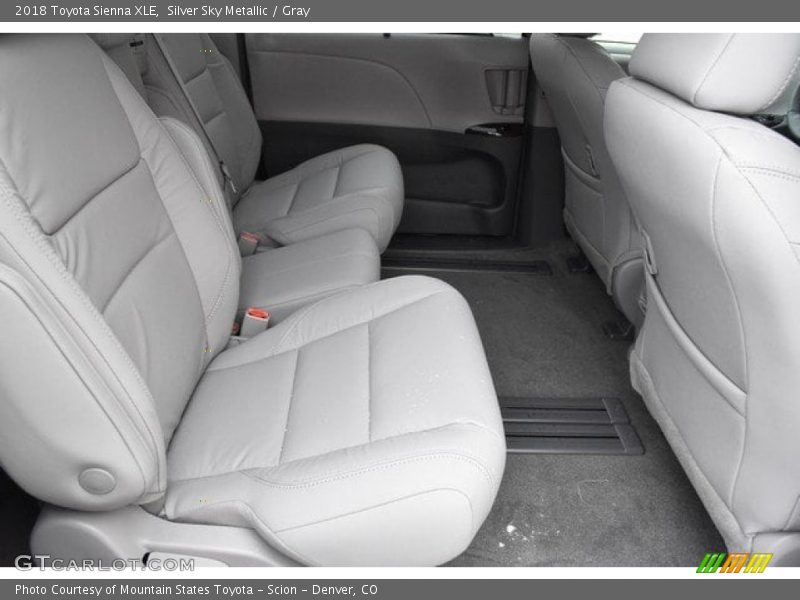 Silver Sky Metallic / Gray 2018 Toyota Sienna XLE