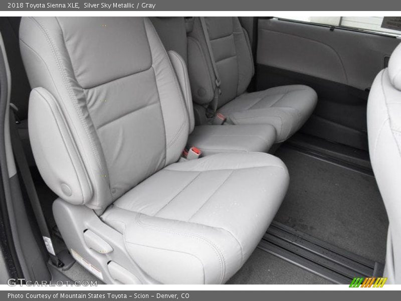 Silver Sky Metallic / Gray 2018 Toyota Sienna XLE