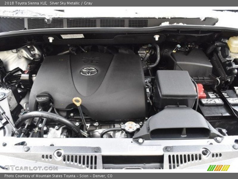 Silver Sky Metallic / Gray 2018 Toyota Sienna XLE