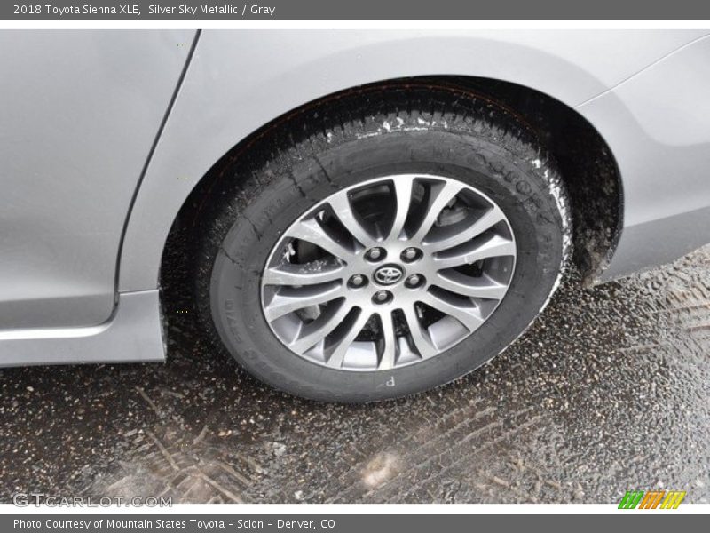Silver Sky Metallic / Gray 2018 Toyota Sienna XLE