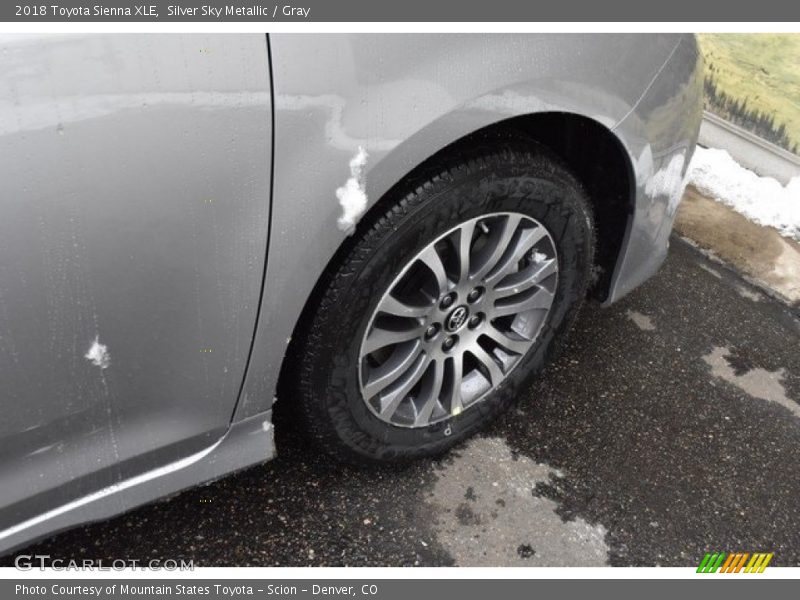 Silver Sky Metallic / Gray 2018 Toyota Sienna XLE
