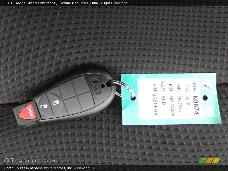 Octane Red Pearl / Black/Light Graystone 2018 Dodge Grand Caravan SE