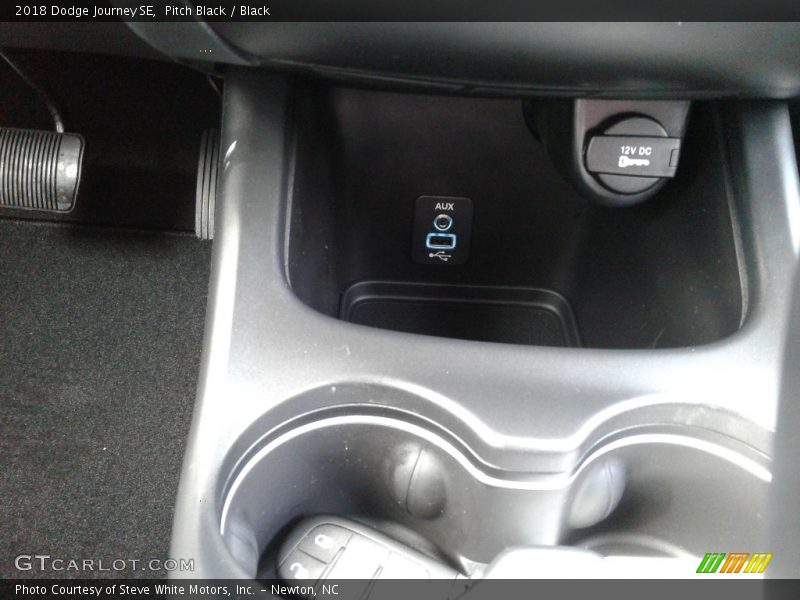 Pitch Black / Black 2018 Dodge Journey SE