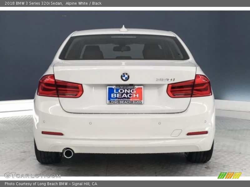 Alpine White / Black 2018 BMW 3 Series 320i Sedan