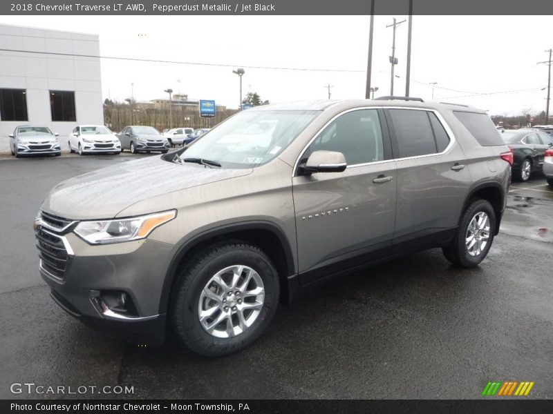 Pepperdust Metallic / Jet Black 2018 Chevrolet Traverse LT AWD