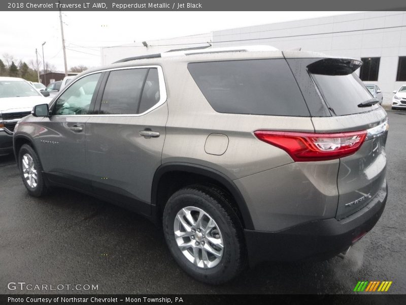 Pepperdust Metallic / Jet Black 2018 Chevrolet Traverse LT AWD