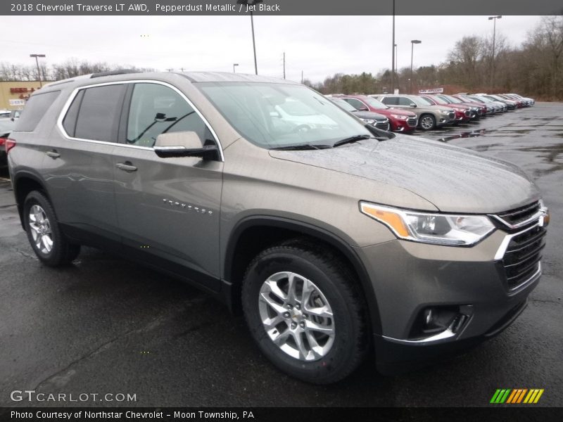 Pepperdust Metallic / Jet Black 2018 Chevrolet Traverse LT AWD