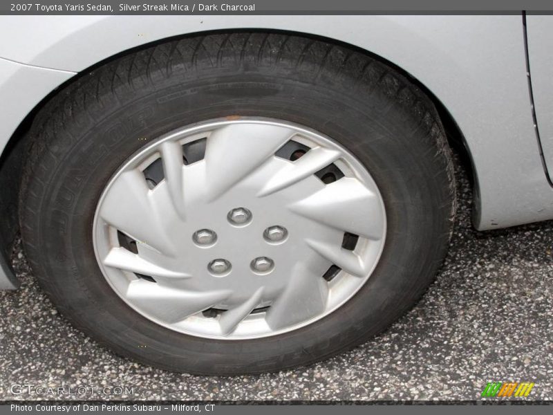 Silver Streak Mica / Dark Charcoal 2007 Toyota Yaris Sedan