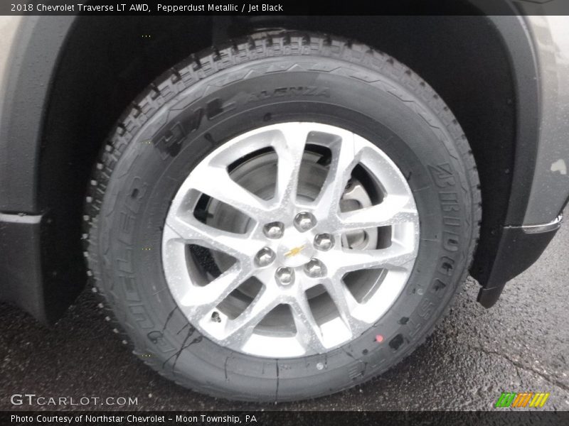 Pepperdust Metallic / Jet Black 2018 Chevrolet Traverse LT AWD