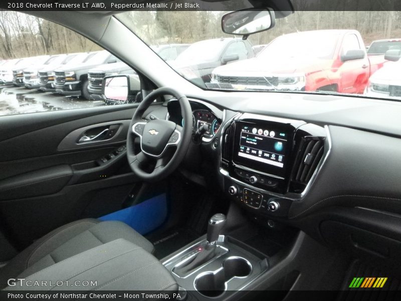 Pepperdust Metallic / Jet Black 2018 Chevrolet Traverse LT AWD