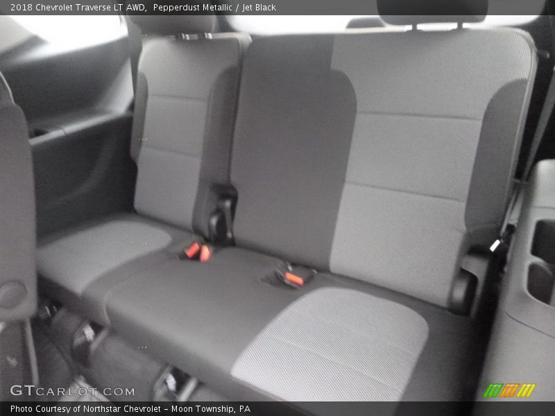 Pepperdust Metallic / Jet Black 2018 Chevrolet Traverse LT AWD