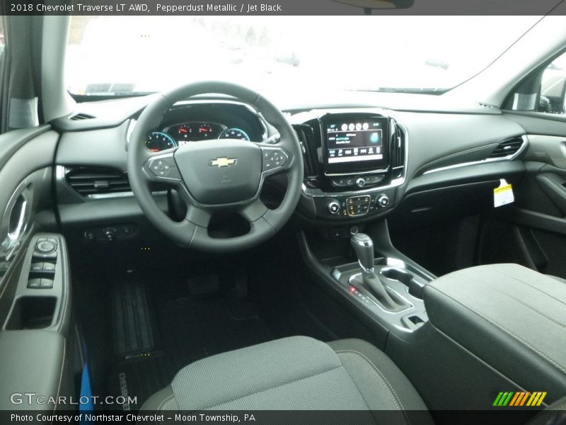 Pepperdust Metallic / Jet Black 2018 Chevrolet Traverse LT AWD