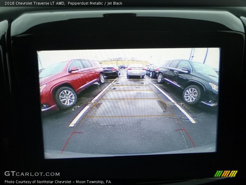 Pepperdust Metallic / Jet Black 2018 Chevrolet Traverse LT AWD