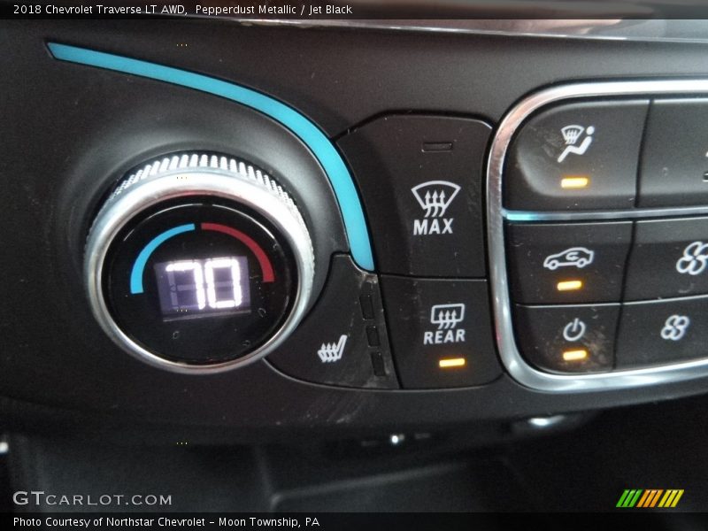 Pepperdust Metallic / Jet Black 2018 Chevrolet Traverse LT AWD